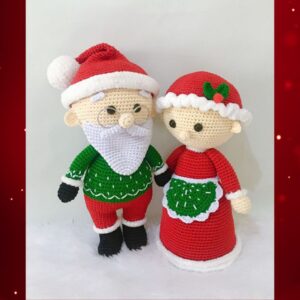 crochet Santa and Mrs Claus
