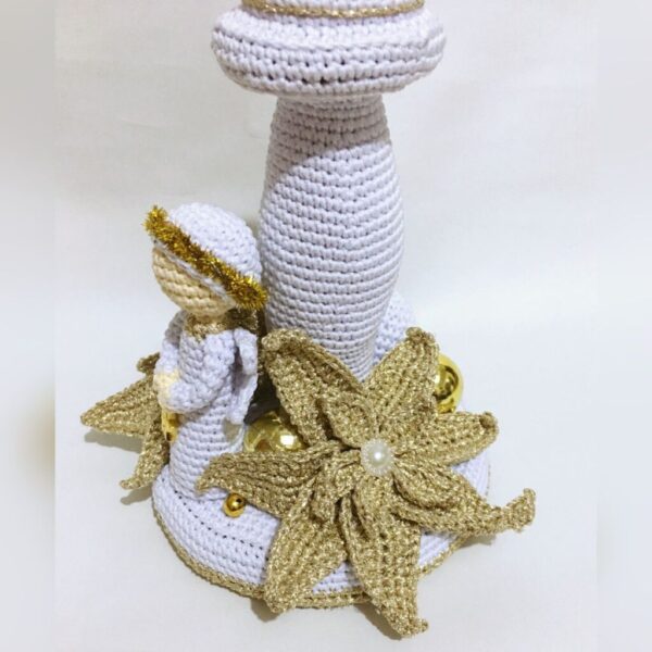 crochet Christmas candle with crochet angel and poinsiettas