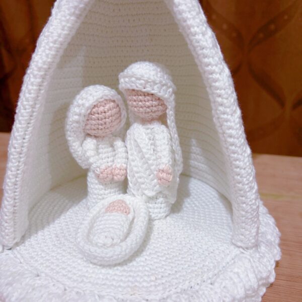 crochet Christmas angel with mini nativity set